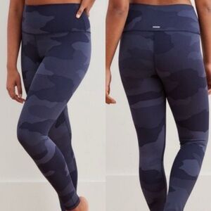 AERIE chill play move camo leggings size XS